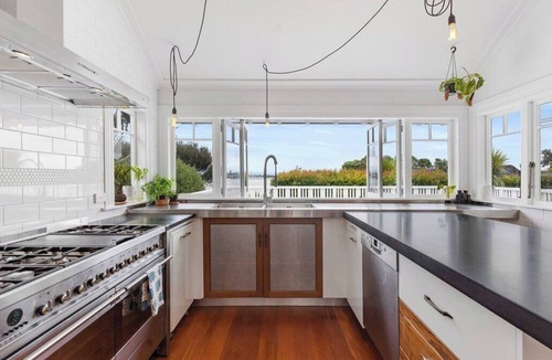 Devonport House | Luxurious Coastal Living by Bespoke Stays