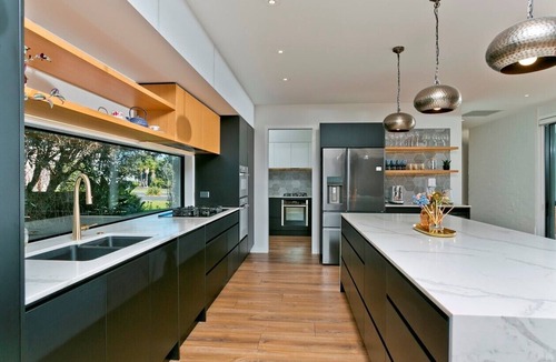 Omaha House | Luxurious living - 250m direct walkway to Omaha Beach