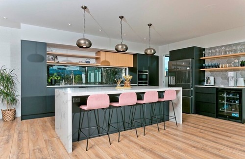 Omaha House | Luxurious living - 250m direct walkway to Omaha Beach