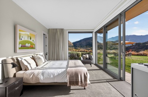Lower Shotover Bed & Breakfast | Luxurious, private suite with steam shower and stunning river & mountain views