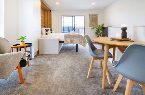 Christchurch City Centre Villa | Luxurious Studio: Prime location, City Centre