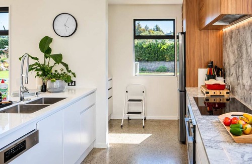 Prebbleton House | Luxury 5BR | Hot Tub + Sauna | Sleeps 13