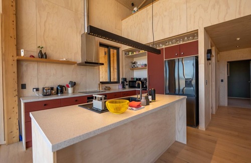 Twizel House | Luxury Alpine Loft - Mountain Views