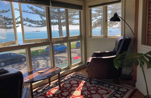 Ahuriri House | Luxury beachfront villa perfectly located in Ahuriri Napier