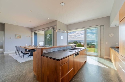 Snells Beach House | Luxury Coastal Retreat in Sandspit with Sea Views