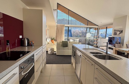 Hanmer Springs Apartment | Luxury Corner Apartment In Central Hanmer Springs.