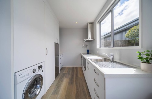 Te Anau Apartment | Luxury Escape Near Lake Te Anau & Milford Sound