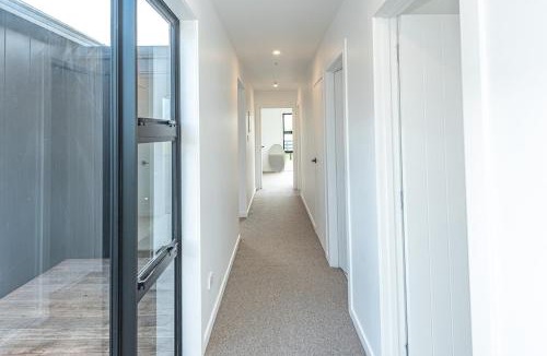 Waverley House | Luxury Seaside Getaway - New Build