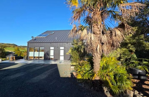 Mangawhai Apartment | Luxury Suite - sauna, plunge pool, outdoor kit/fireplace, spa inspired bathroom