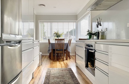 Hamilton House | M&K Home, Stylish & Quiet 4BR, 2 Baths, 3-min Walk to Chartwell Mall, Accessible