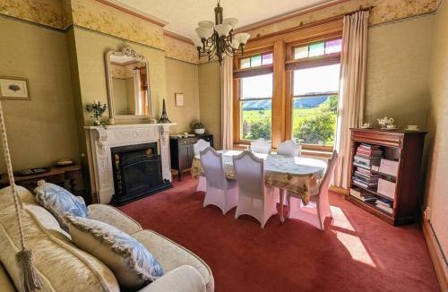 Conical Hill Bed & Breakfast | Mainholm Lodge