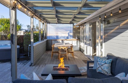 Mangakino House | Make it a Magical Christmas at the Lake