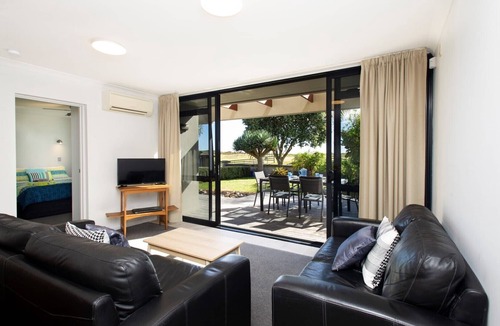 Papamoa Beach Apartment | Malibu Apartment by the Beach