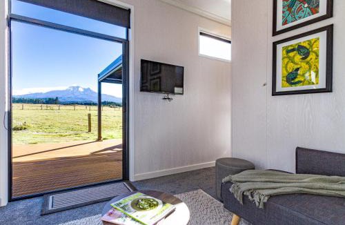 Rangataua House | Mangateitei Views - Rangataua Tiny Home