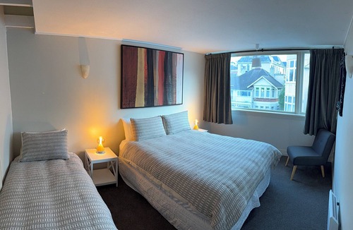 Dunedin City Centre Hostel | Manor on the Park Backpackers