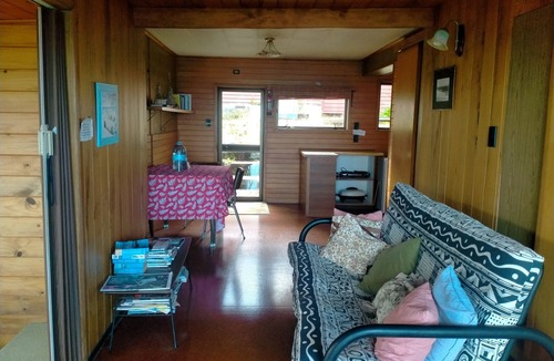 Raglan Apartment | Manu Bay Homestay.With great views.Access beach on bush track from here.