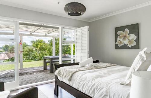 Raglan House | Mara Kai Retreat, Waterfront, Peaceful Retreat
