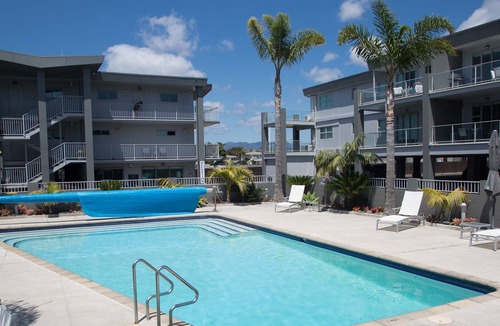 Whitianga Cottage | MARINAVIEW - WHITIANGA HOLIDAY APARTMENT, with pool in Ferry Landing