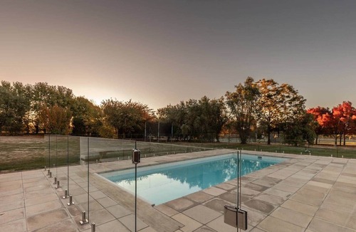 Blenheim House | Marlborough Estate: Pool, Spa, Tennis & Pizza Oven