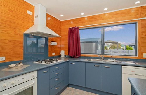 Matarangi House | Matarangi Escape - Matarangi Holiday Home