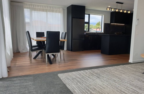 Richmond House | Mathea House - Premium Accommodation - New Fully Equipped Home