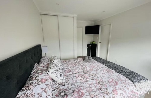 Henderson Apartment | Matuhi Deluxe studio with kitchenette