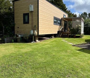 Bombay Cabin | Maxwell's Guest House and Tiny Home