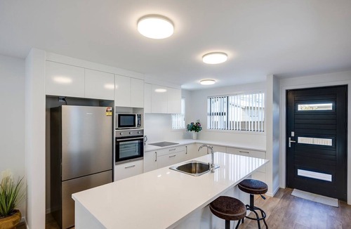 Hastings House | Mayfair Holiday Home - Hastings Accommodation