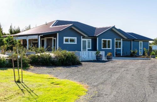 Mangawhai House | Meadow Escape - Mangawhai Holiday Home