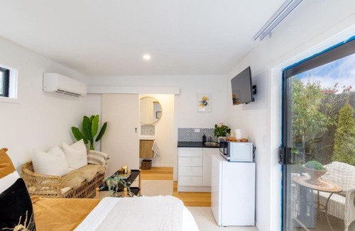Merivale Apartment | merivale separate studio
