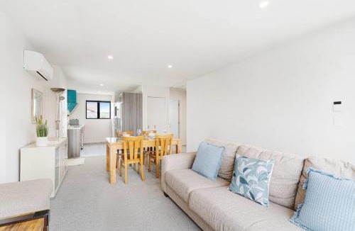 Merivale House | Merivale Two Bedroom Bungalow with Garden and Free Parking