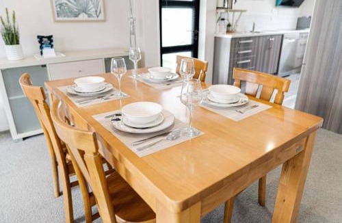 Merivale House | Merivale Two Bedroom Bungalow with Garden and Free Parking
