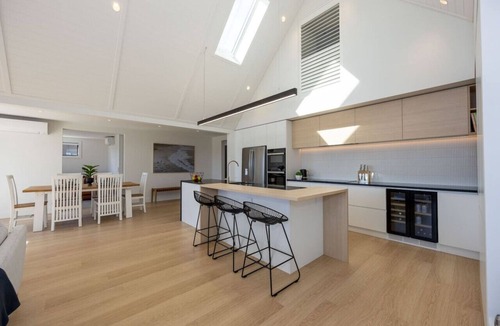 Wanaka House | Miharo Wanaka Retreat | Spa, BBQ & Mountain Views