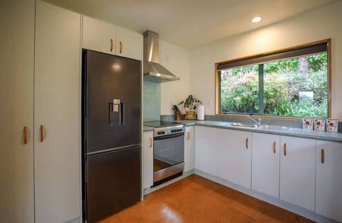 Lake Okareka House | Millar's Hideaway - Lake Views, Walk to Beach