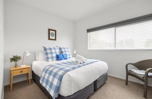 Mount Maunganui House | Miro Street Townhouse centrally located to Blake park