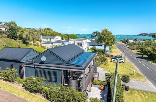 Blackpool House | Moa Whare -Oneroa and Blackpool Easy Island Living