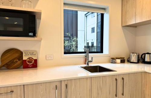 Lower Hutt House | Modern 2BR Townhouse in Fairfield