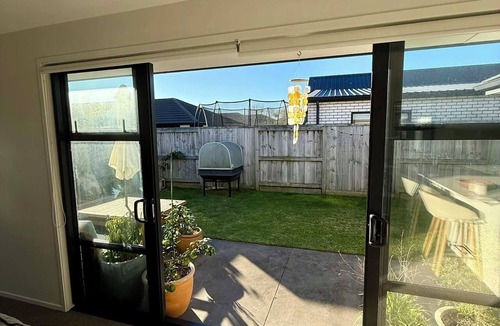 Papamoa Beach House | Modern 3 bedroom house in Papamoa Beach, 15 minute walk to the beach!