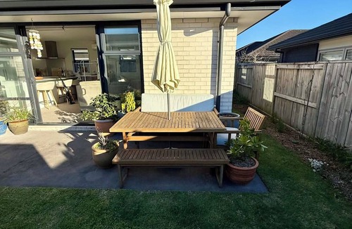 Papamoa Beach House | Modern 3 bedroom house in Papamoa Beach, 15 minute walk to the beach!