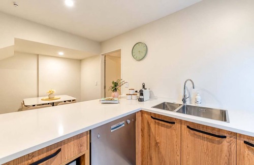Christchurch City Centre Apartment | Modern 3BR CBD | Private Patio | Sleeps 6