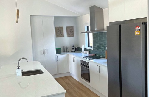 Naseby House | Modern alpine bach | Warm, private, mountain views