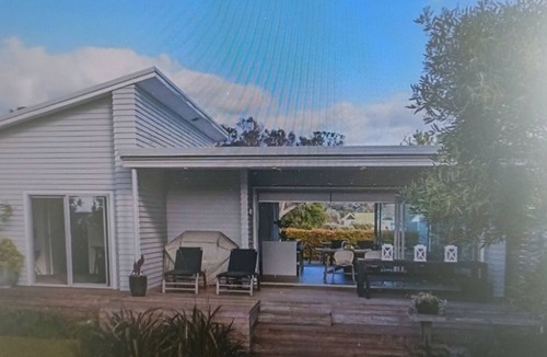 Pauanui House | Modern Beach home close to beach and Park