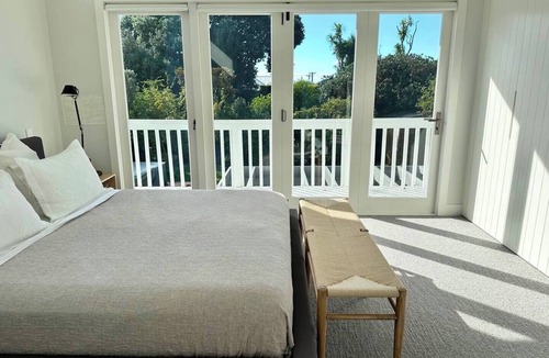 Devonport House | Modern Beauty by Bespoke Stays