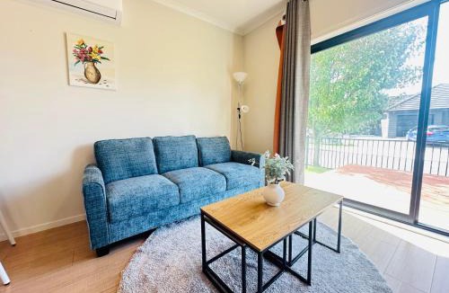 Hamilton Villa | Modern Comfy 3 Bedrooms House in Chartwell