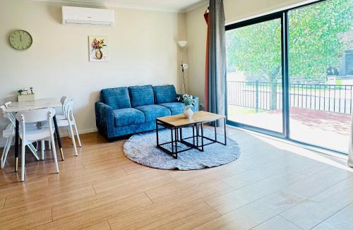 Hamilton Villa | Modern Comfy 3 Bedrooms House in Chartwell