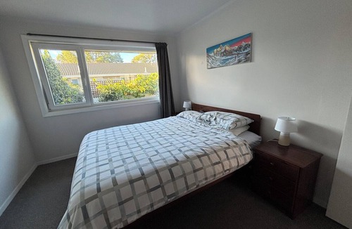 Christchurch House | Modern Cosy Apartment
