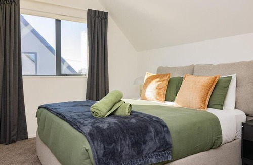 Prebbleton House | Modern family home, 3 bedrooms, 2 bathrooms Sleeps 6