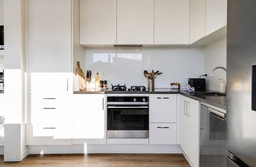Auckland House | Modern & New 3BR - 2.5 bath Haven Near Totara Park