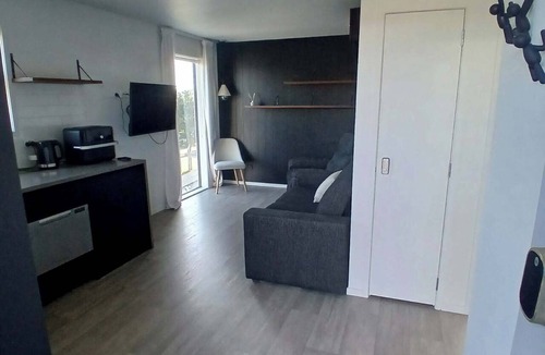 Papamoa Beach Apartment | Modern Papamoa Apartment - five minutes to the beach and shopping