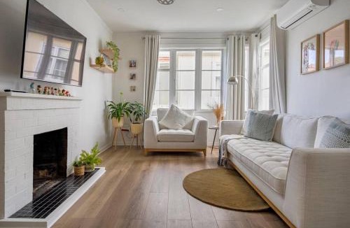 Greenlane - Ellerslie House | Modern, recently renovated, private house with parking